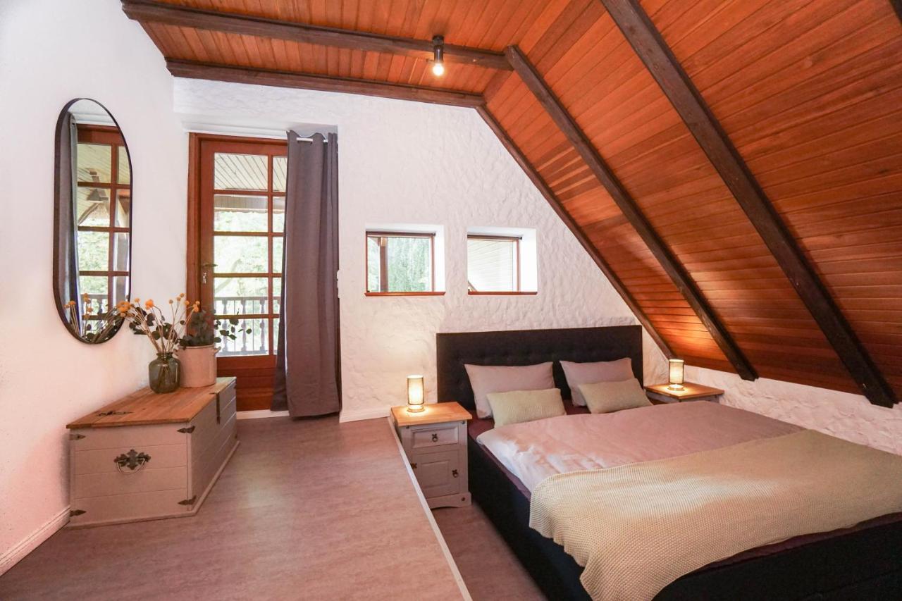 Ruhe Unter Reet-Haus Mit Sauna, Whirlpool Und Kamin Gnarrenburg Dış mekan fotoğraf