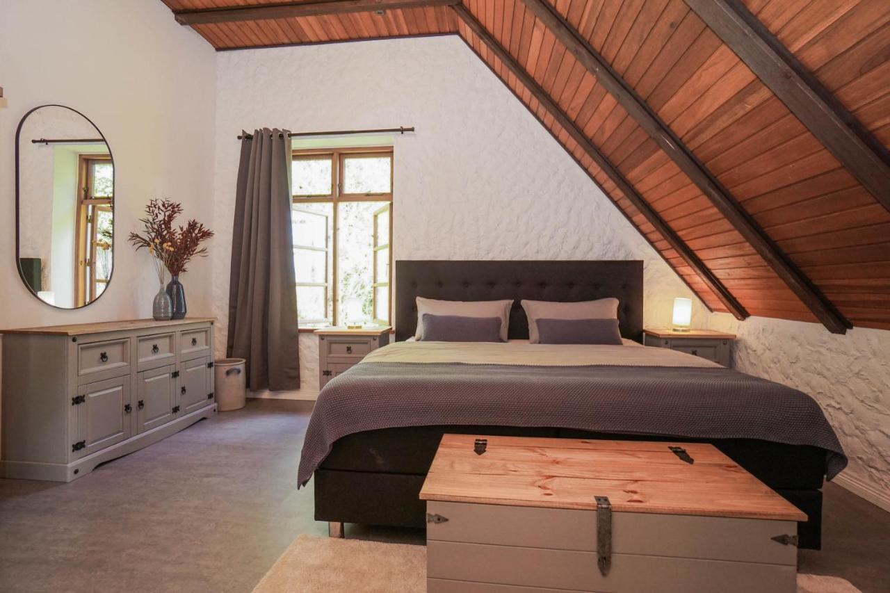 Ruhe Unter Reet-Haus Mit Sauna, Whirlpool Und Kamin Gnarrenburg Dış mekan fotoğraf