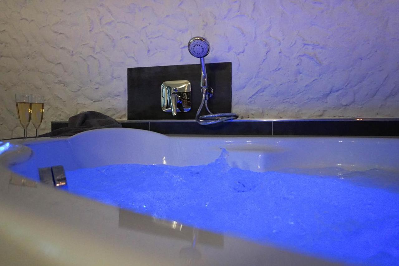 Ruhe Unter Reet-Haus Mit Sauna, Whirlpool Und Kamin Gnarrenburg Dış mekan fotoğraf