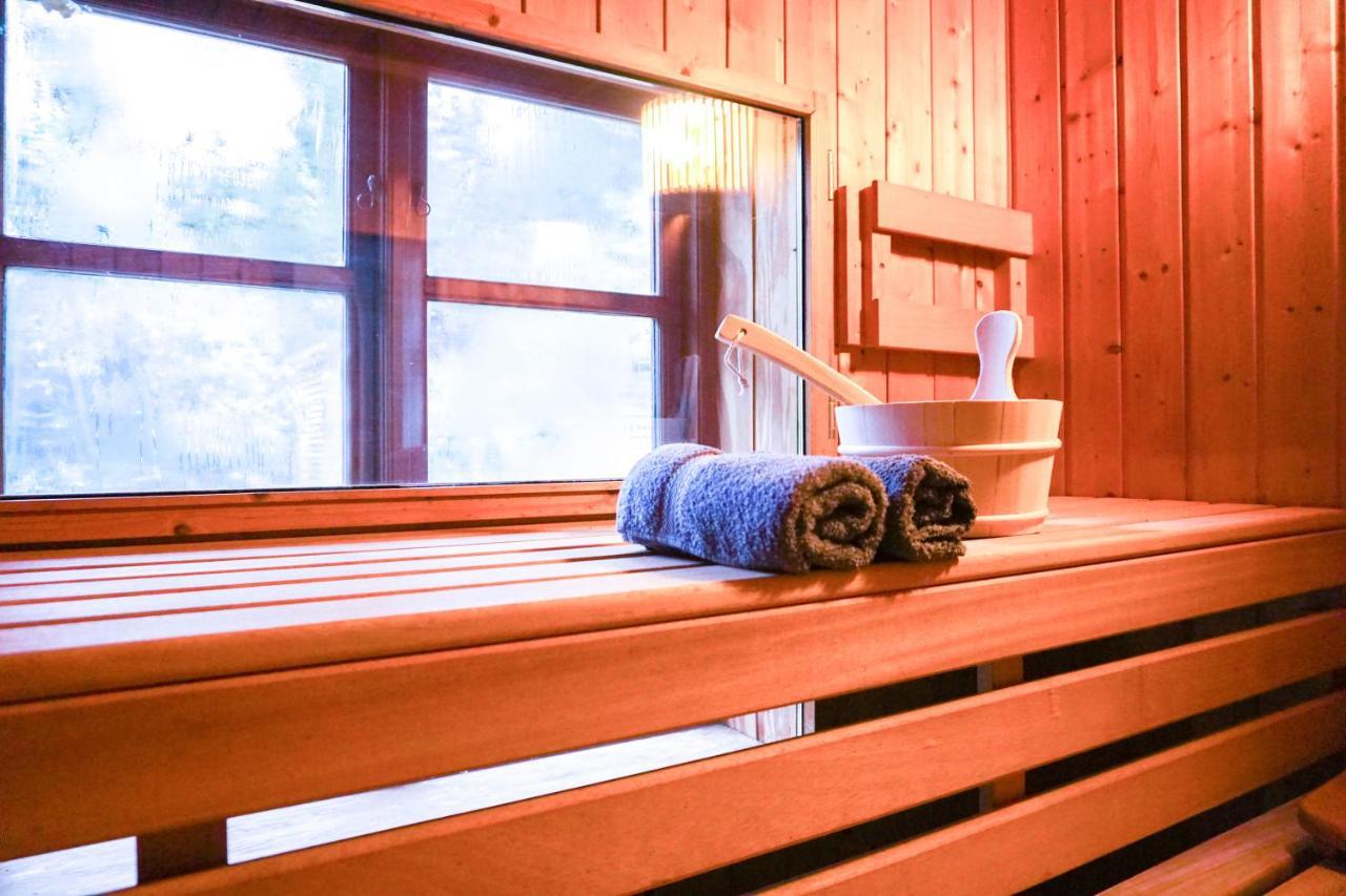 Ruhe Unter Reet-Haus Mit Sauna, Whirlpool Und Kamin Gnarrenburg Dış mekan fotoğraf