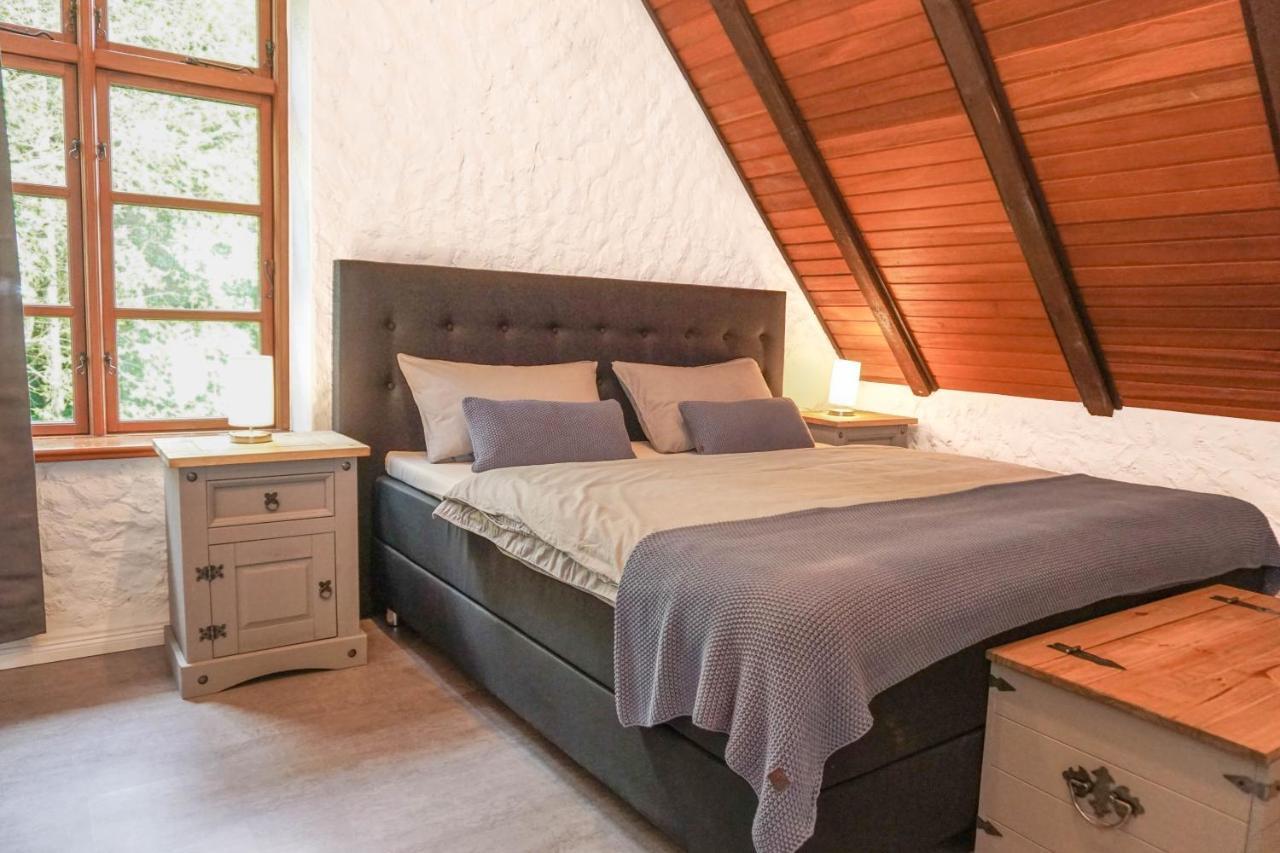 Ruhe Unter Reet-Haus Mit Sauna, Whirlpool Und Kamin Gnarrenburg Dış mekan fotoğraf