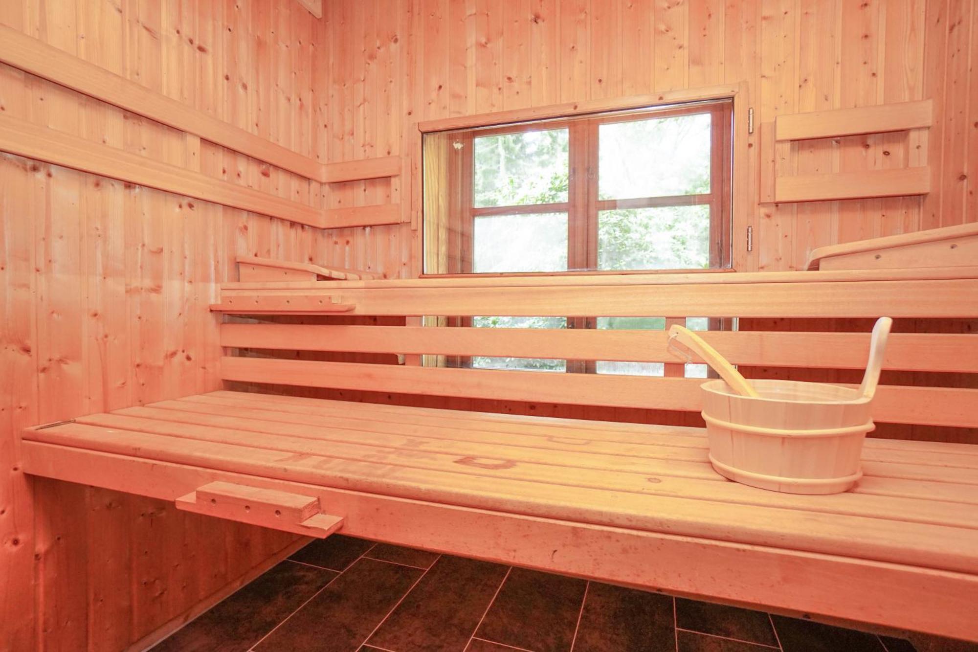Ruhe Unter Reet-Haus Mit Sauna, Whirlpool Und Kamin Gnarrenburg Dış mekan fotoğraf